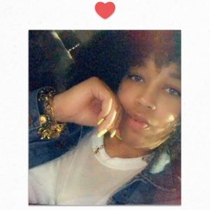 Meet your Posher, Briana